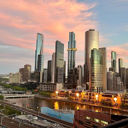 2 Bedroom Apartment With Stunning Views in Melbourne CBD - Aura on Flinders Exterior foto